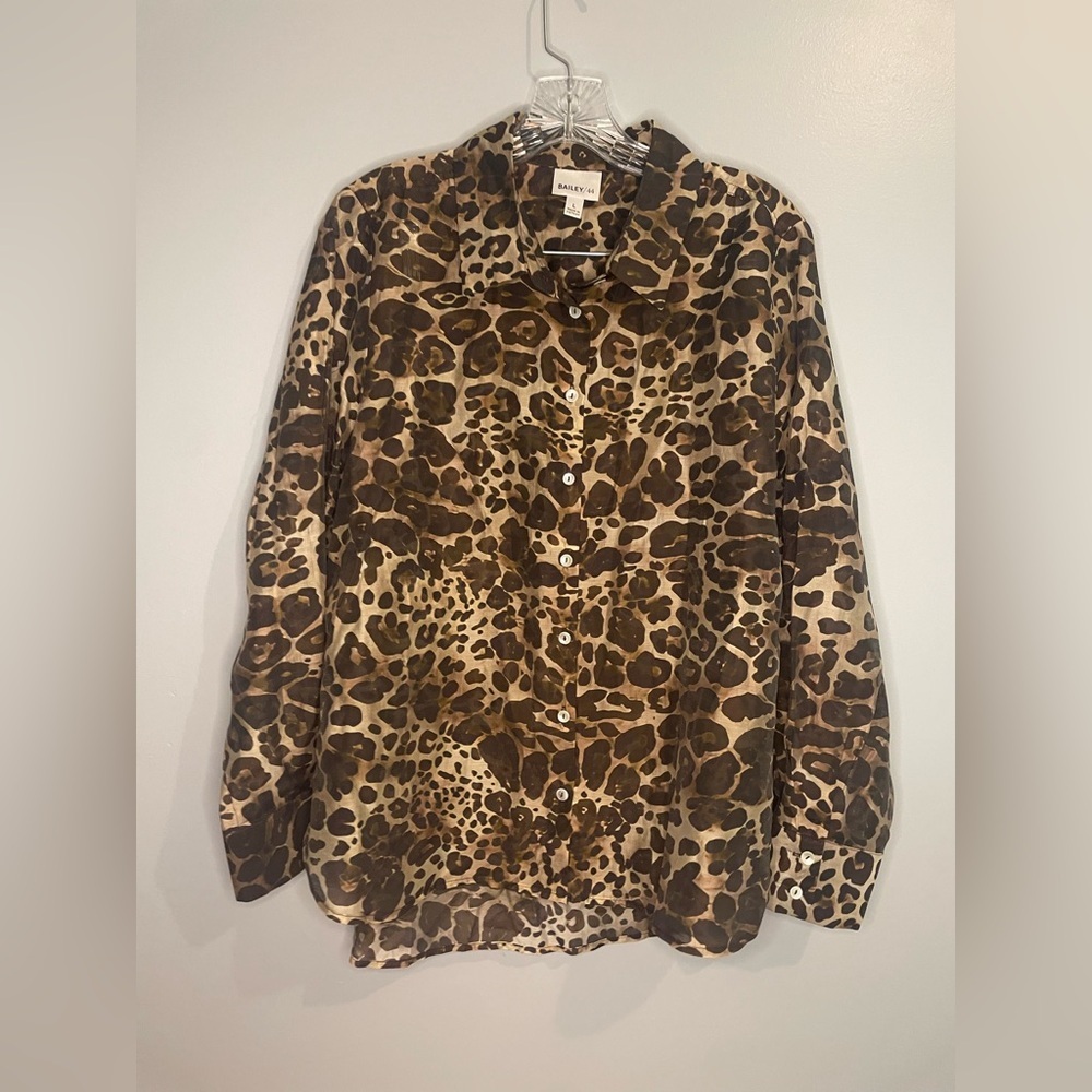 Bailey 44 Women’s Large Animal Print Leopard Long Sleeve Button Down Collared